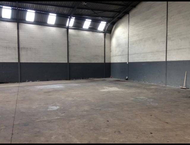 1,115M² FACTORY TO LET IN AIRPORT INDUSTRIA